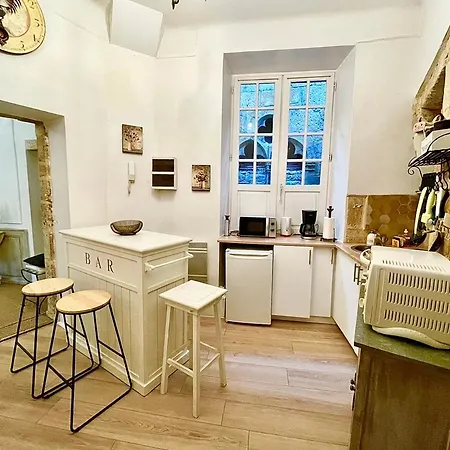 Caporizon-sarlat L'elegance-t2 Plein Centre Cite Medievale