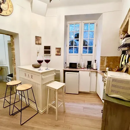 Caporizon-sarlat L'elegance-t2 Plein Centre Cite Medievale